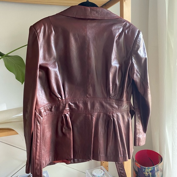 Red/brown/bordeaux leather jacket with belt - Picture 5 of 5